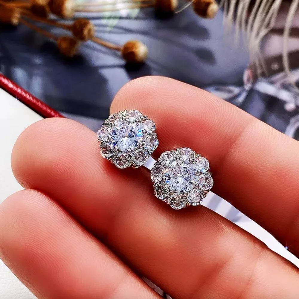 NEW 18k White Gold Round Diamond Earrings_3